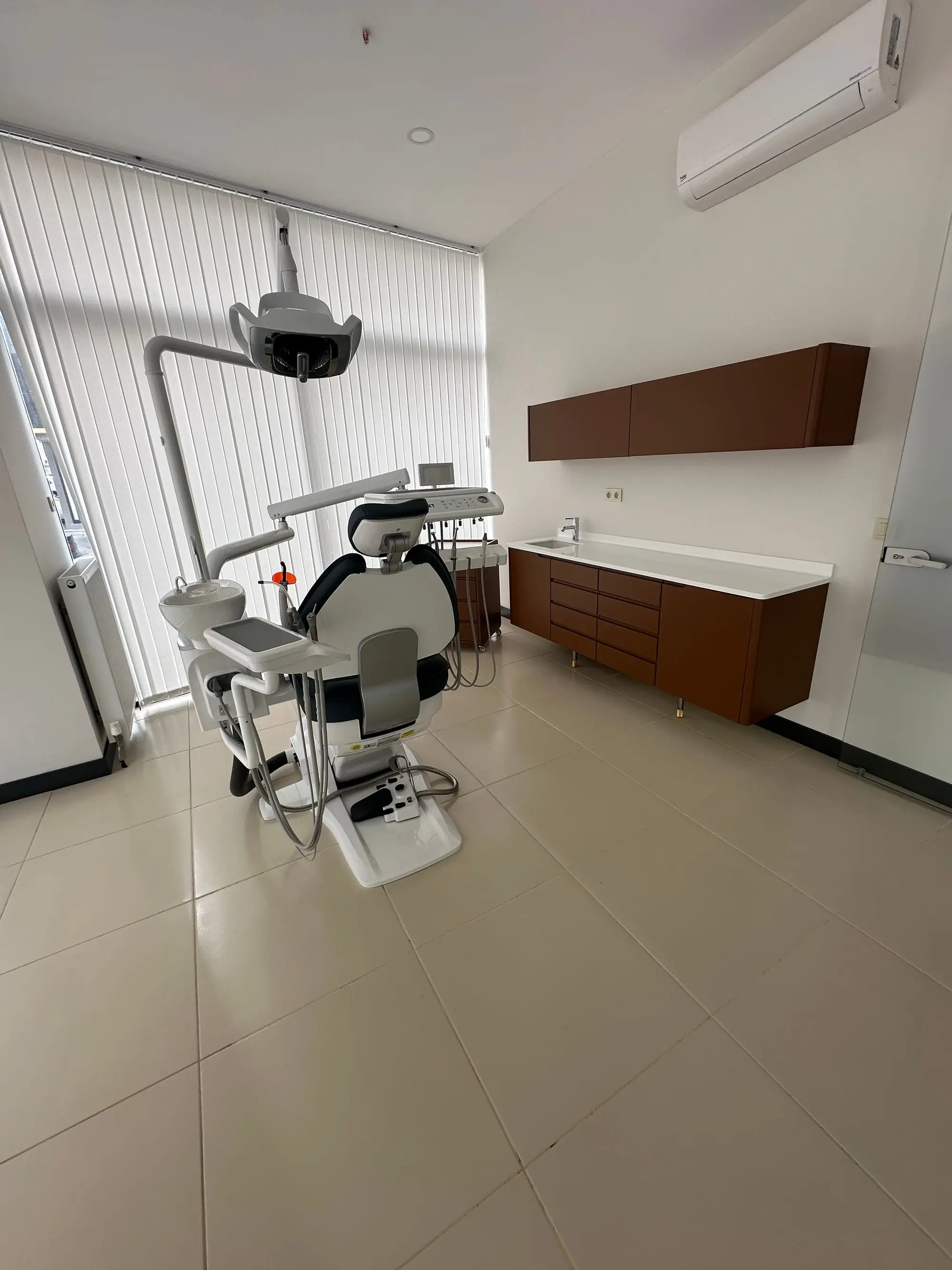 Özel Cevizli Diş Kliniği